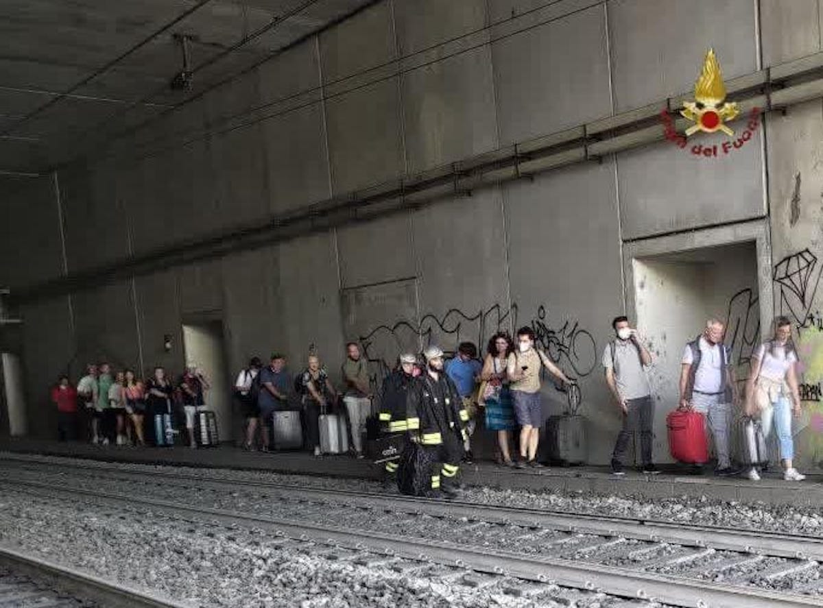 treno deragliato a Roma