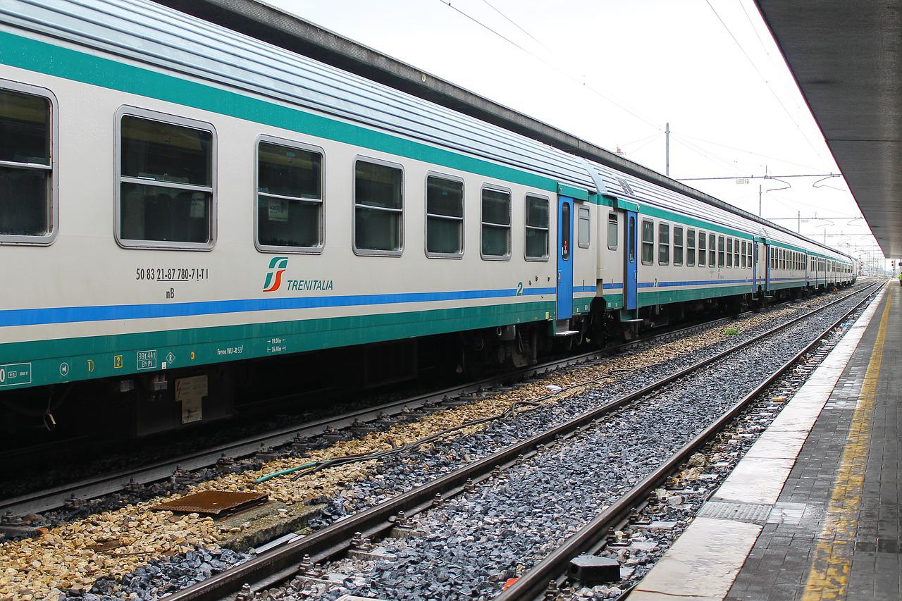 Treno dove molti potranno trovare lavoro per Trenitalia a Roma