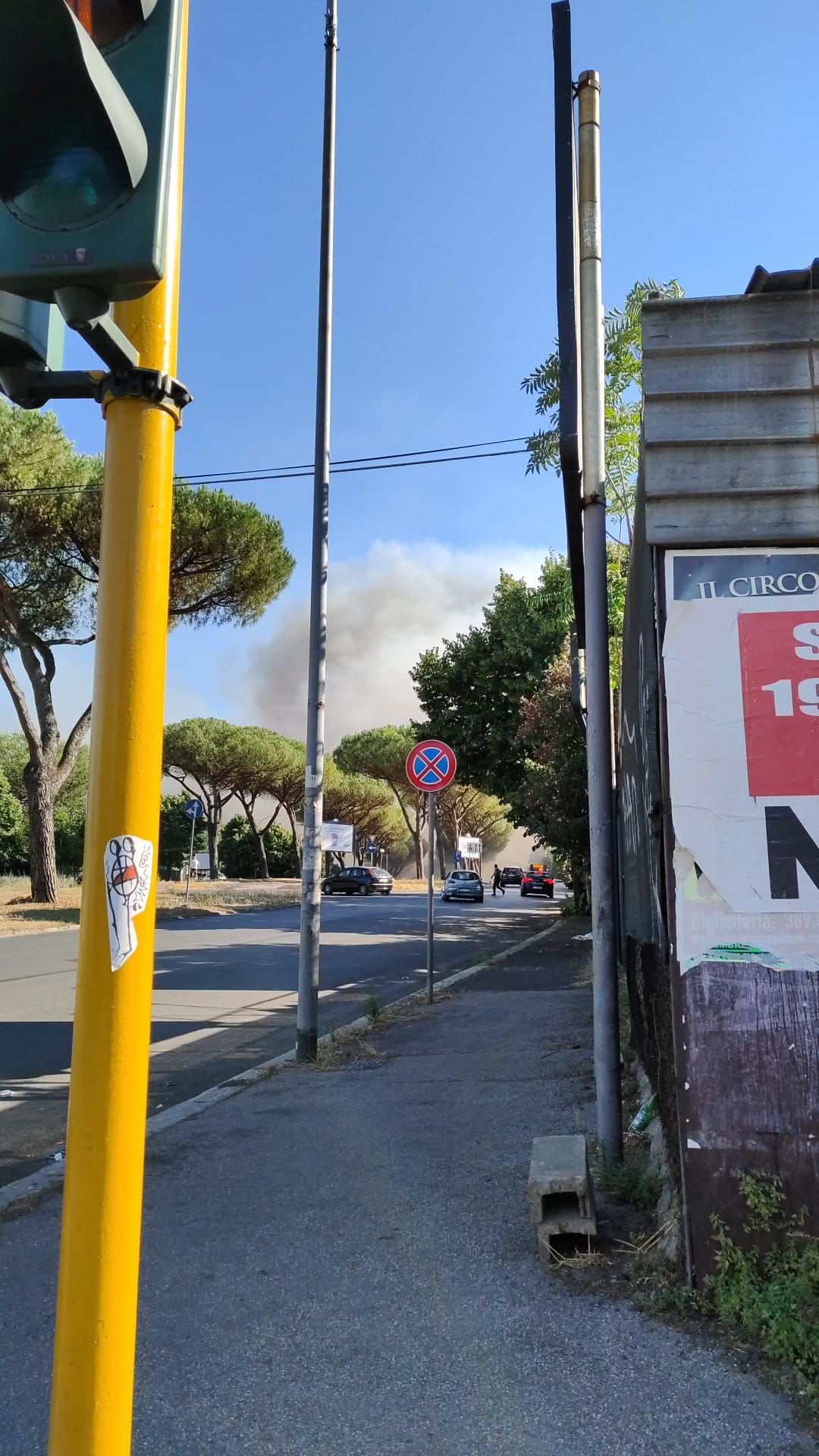 Colonna di fumo nero