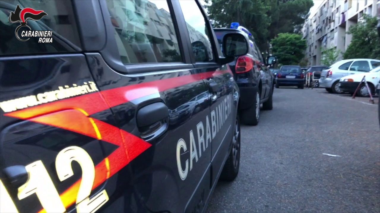 Latina, 14enne abusata sessualmente a scuola