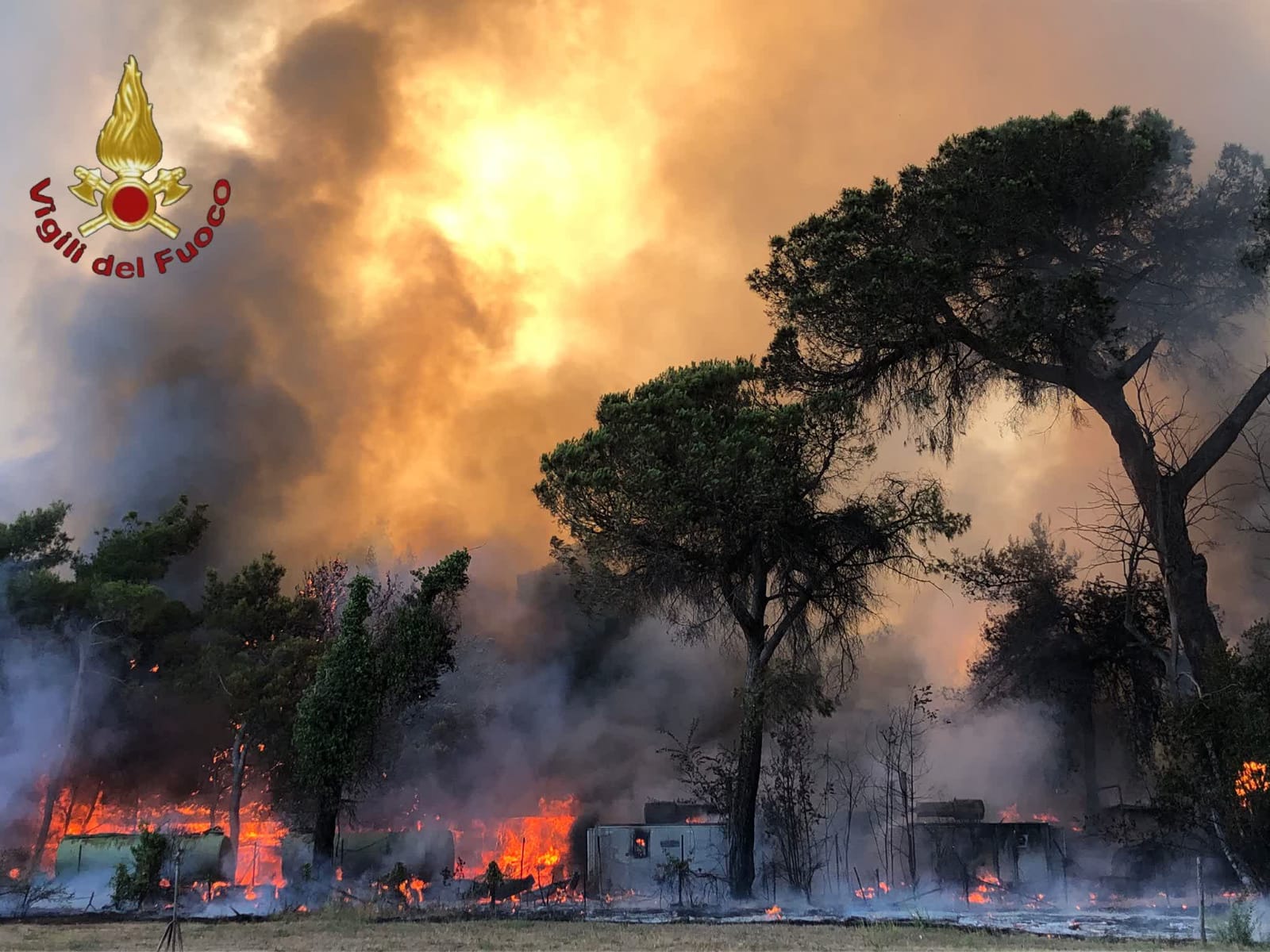 Incendio a Castel Fusano