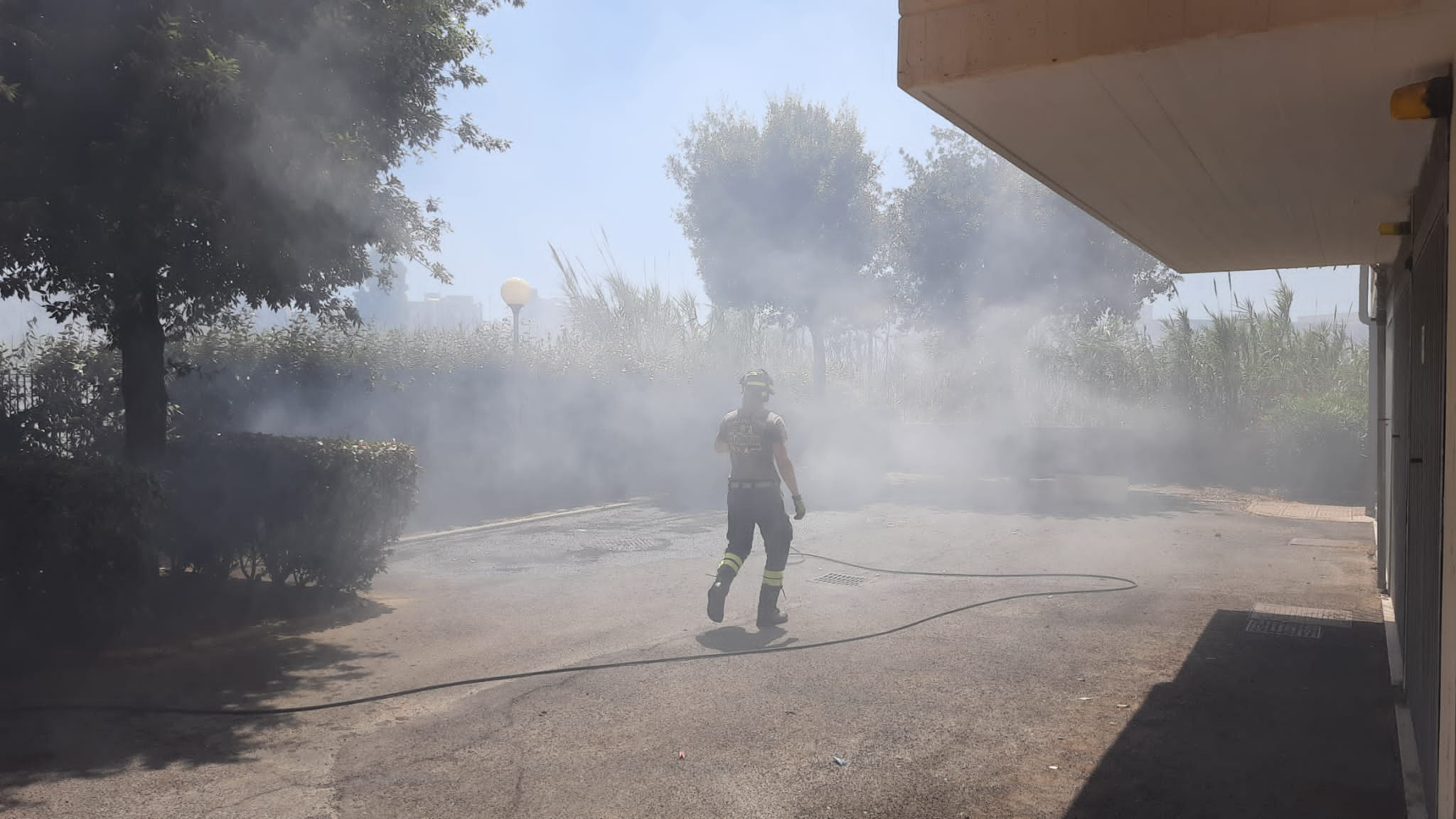 incendio in via della Martinica