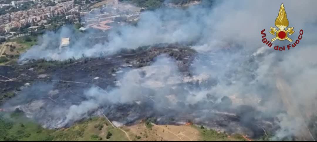 Incendio in via Pineta Sac