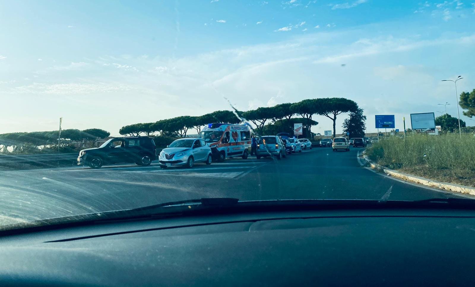 Pomezia, incidente sulla via del Mare: traffico in tilf