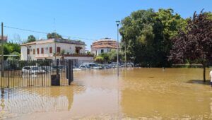 Roma, salta tubatura acquedotto