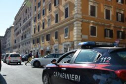 Controlli dei Carabinieri nel quartiere Esquilino