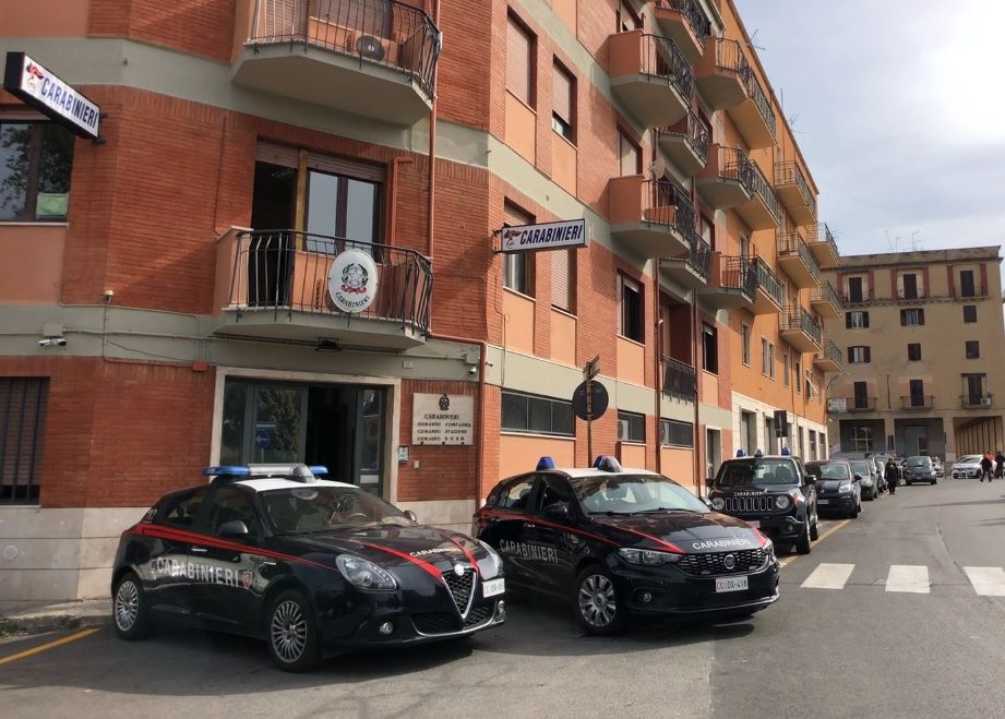 I carabinieri intervenuti per salvare il genitori dal figlio violento