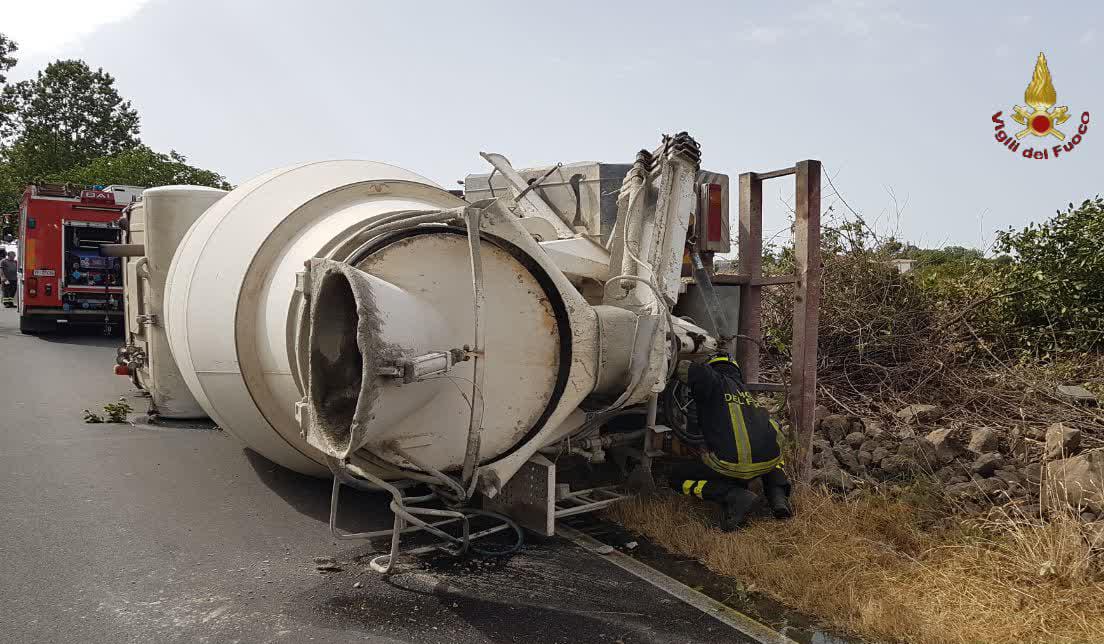 Incidente ad Anguillara Sabazia: coinvolta autobetoniera