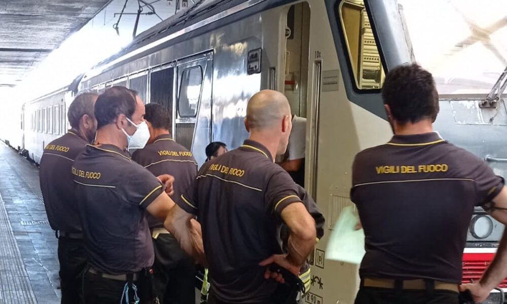 Vigili del Fuoco intervenuti a Termini per la ragazza morta sotto al treno