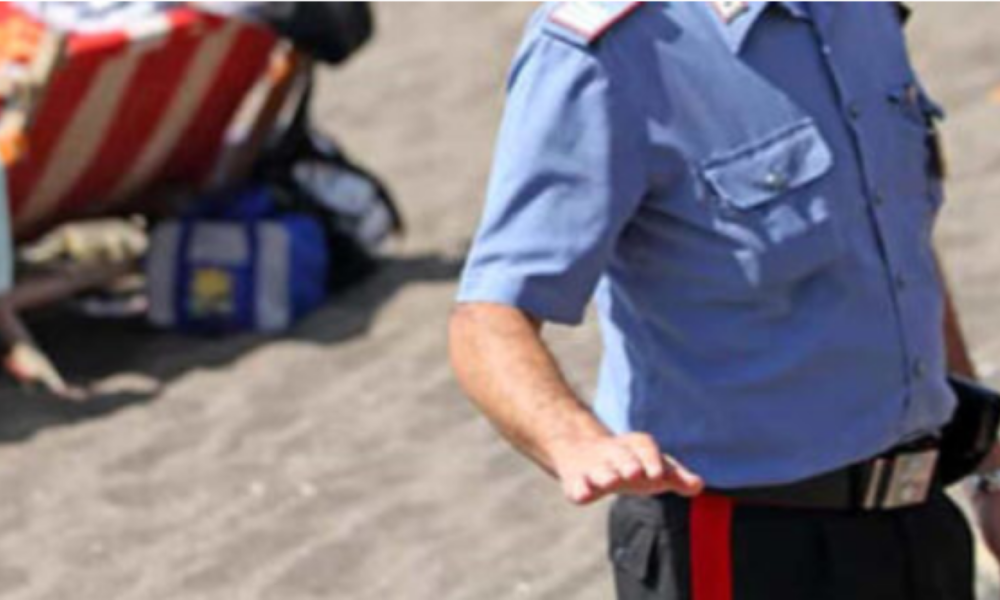 ‘Beccati’ mentre piantano ombrelloni sulla spiaggia libera: nei guai 3 persone ‘Beccati’ mentre piantano ombrelloni sulla spiaggia libera: nei guai 3 persone
