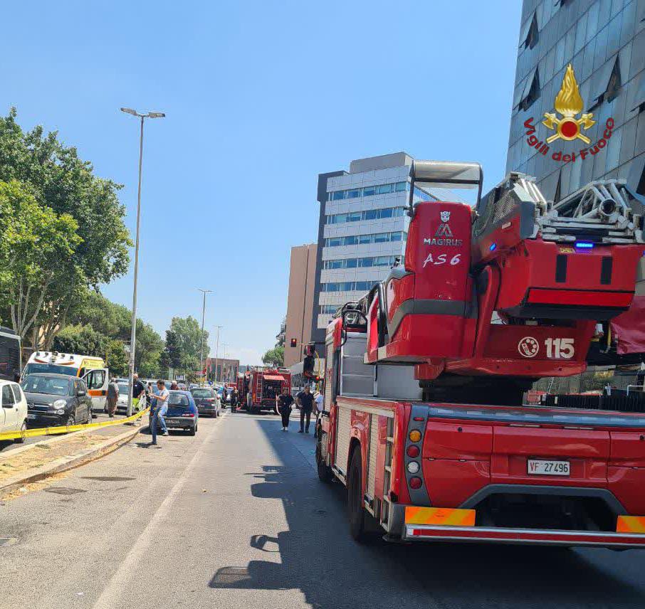 Camion Vigili del Fuoco intervenuto per incendio