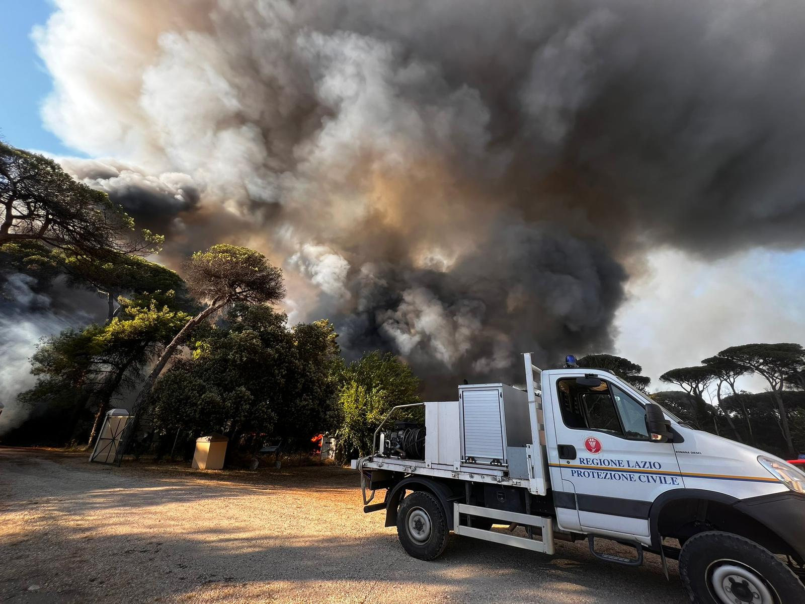 Auto protezione civile per incendio