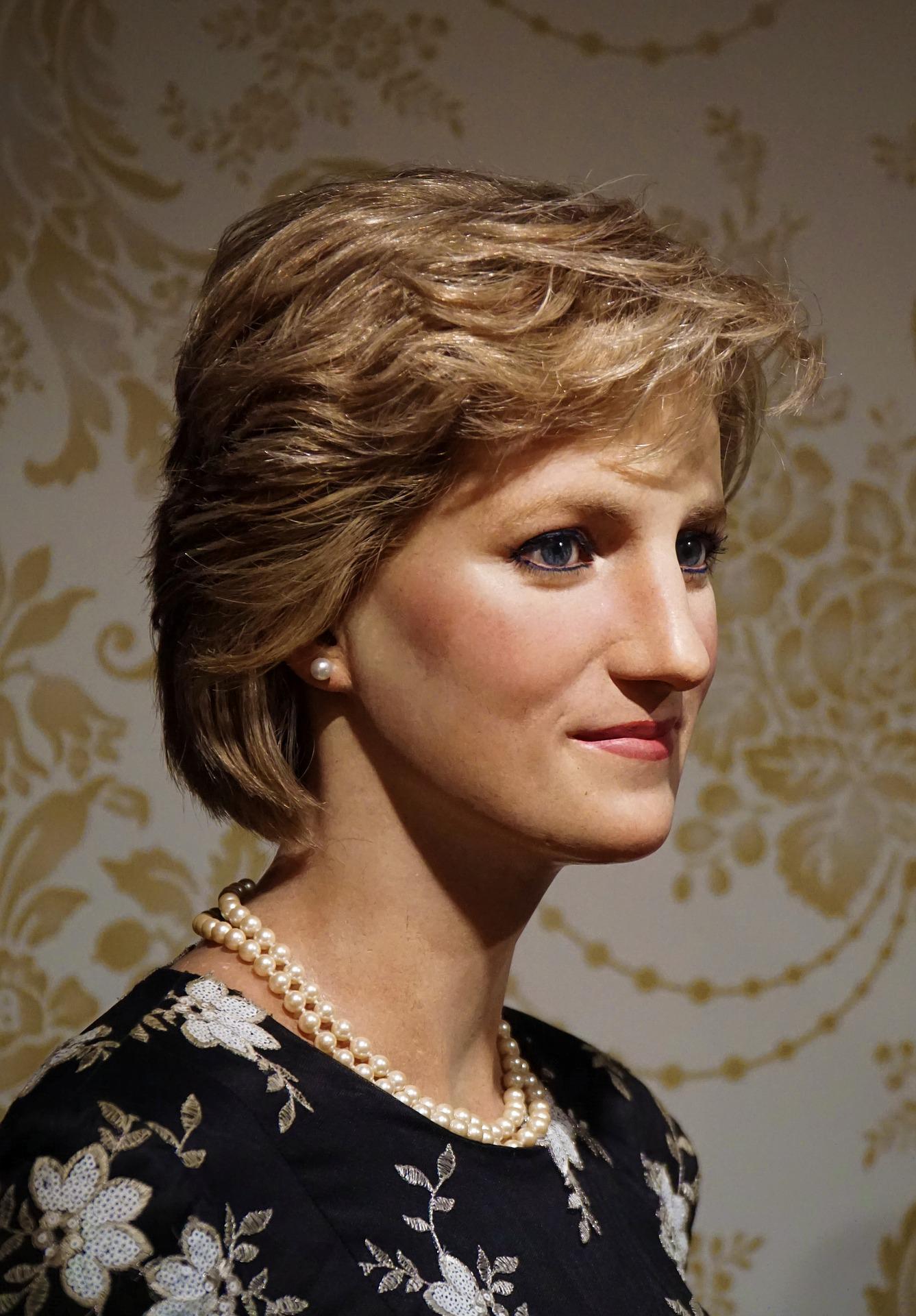 Lady Diana e il mistero del terzo abito da sposa