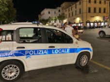 Pattuglia polizia locale di Nettuno bando per assumere 8 vigili