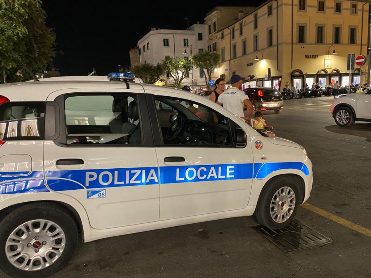 Pattuglia polizia locale di Nettuno bando per assumere 8 vigili