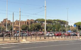 Fila per il concerto di Ultimo