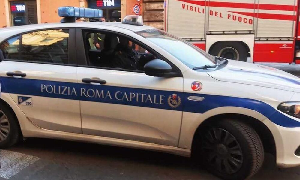 vigili del fuoco - polizia locale incendio vicino scuola zona collatina