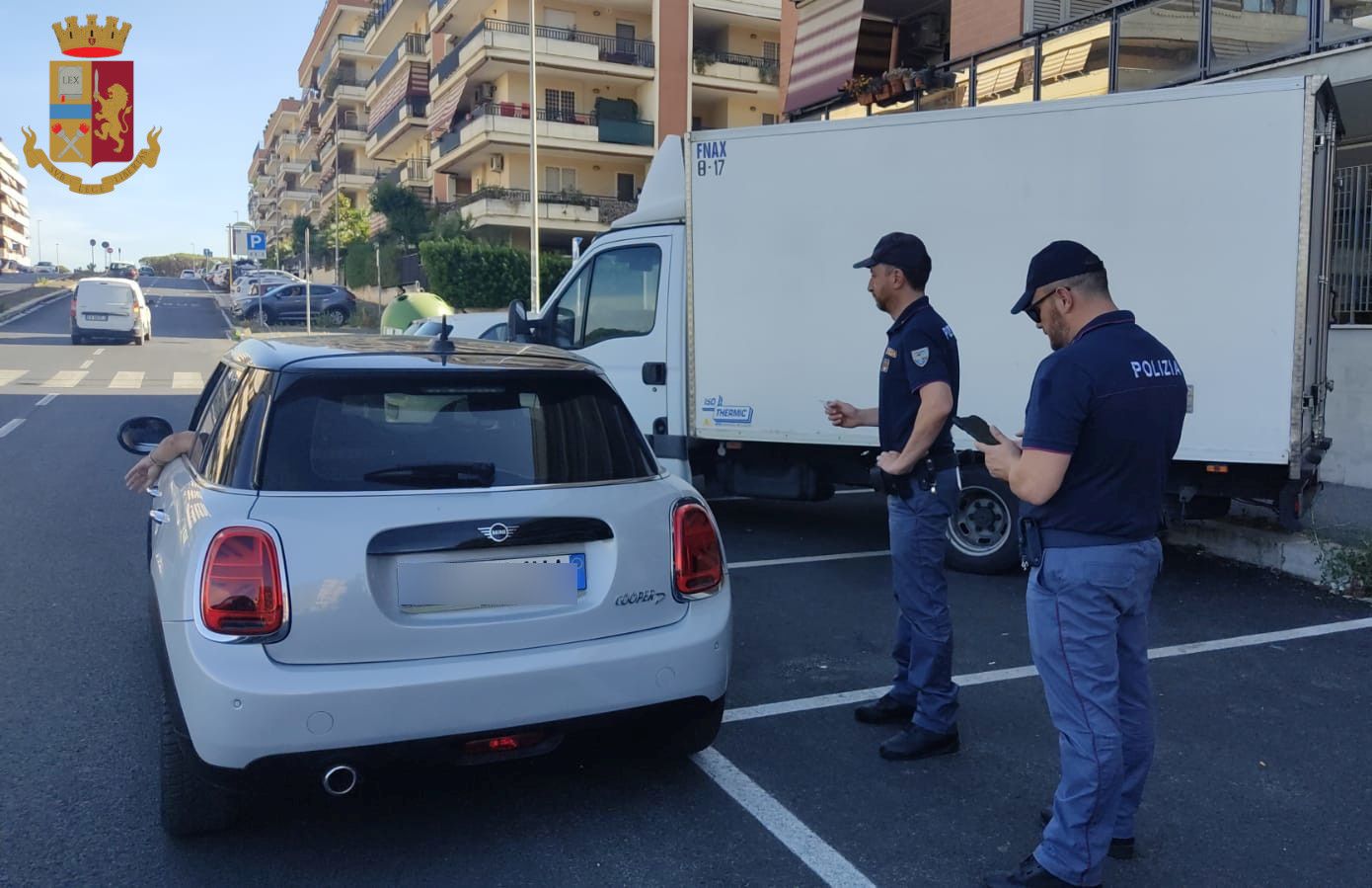 Polizia interviene per procurato allarme a Roma denunciato un uomo