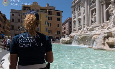 Fontana di Trevi polizia locale