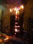 Artena, incendio in Pub: porta d'ingresso divorata dalle fiamme