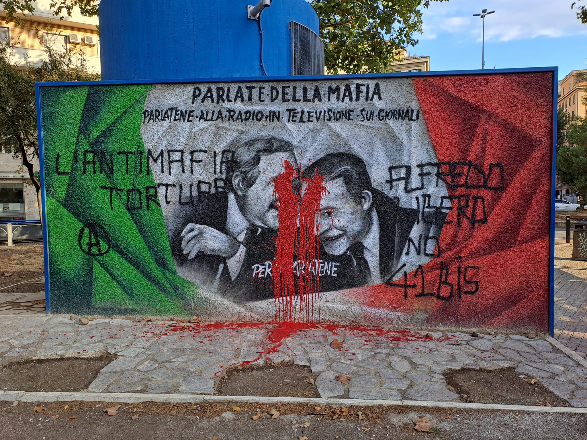 Murale Falcone e Borsellino vandalizzato a piazza Bologna