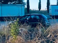 Prostituta attende in auto i clienti a Pomezia e Ardea