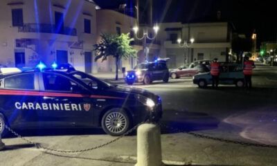 Pattuglia carabinieri intervenuta ad Aprilia per arrestare due uomini per spaccio
