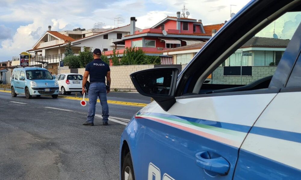Roma, a spasso sul GRA con la droga. Pensava di farla franca invece è stato fermato dalla Polizia per un controllo.