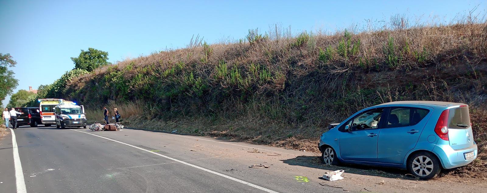 Auto danneggiata dopo l'incidente mortale ad Ardea