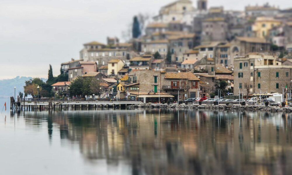 Divieto di girare in costume ad Anguillara Sabazia