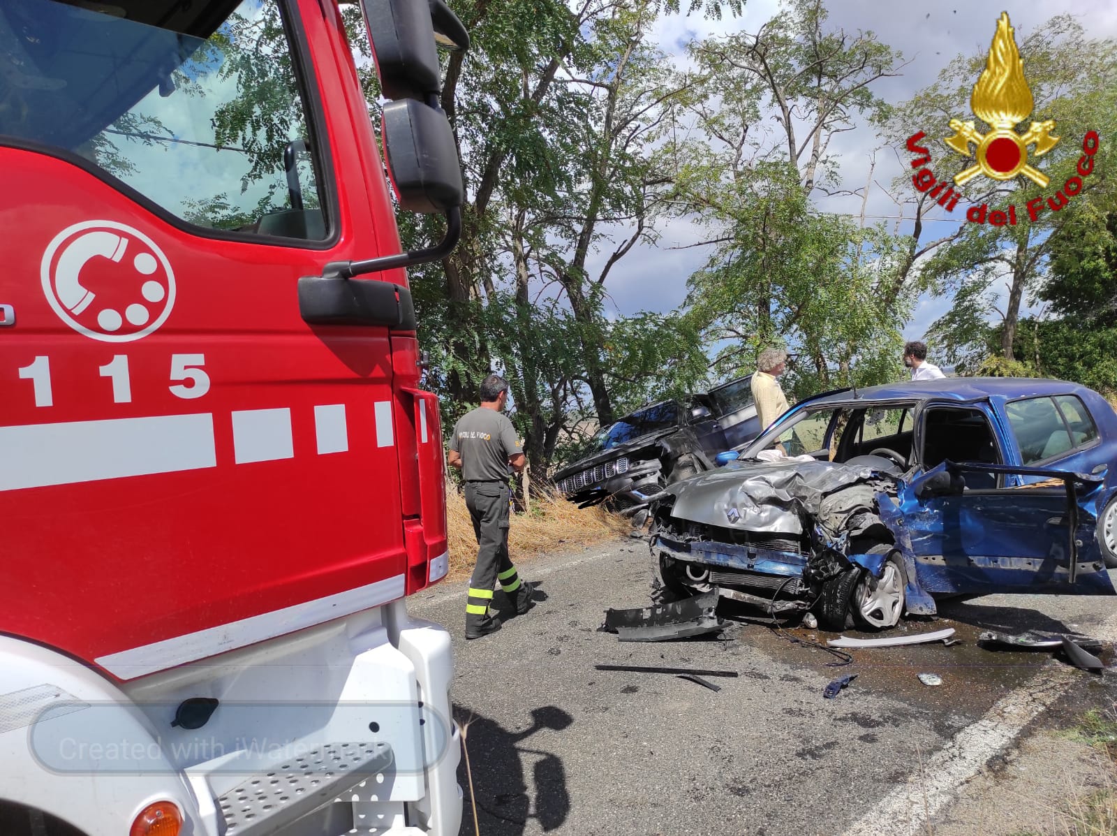 incidente tre 3 vetture a Fiumicino, intervento dei Vigili del Fuoco