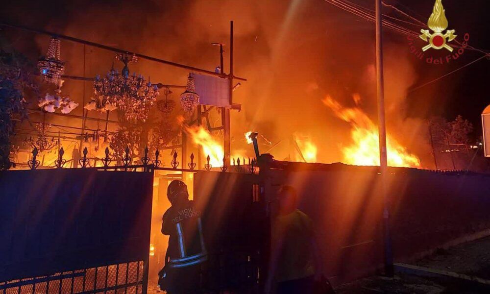 Incendio a Rocca Cencia oggi