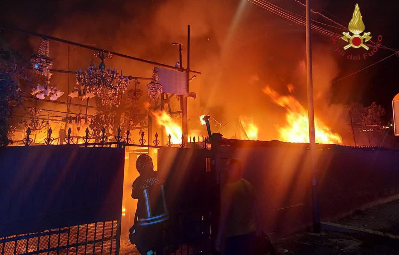 Incendio a Rocca Cencia oggi