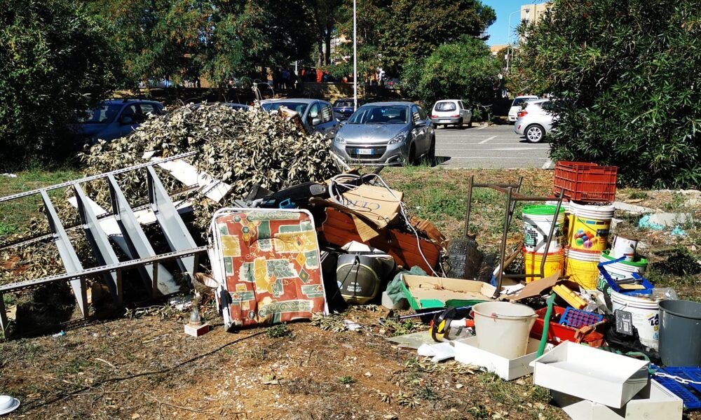 Discarica abusiva scuola media orazio