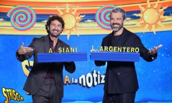Striscia la Notizia 2022: alla conduzione Alessandro Siani e Luca Argentero