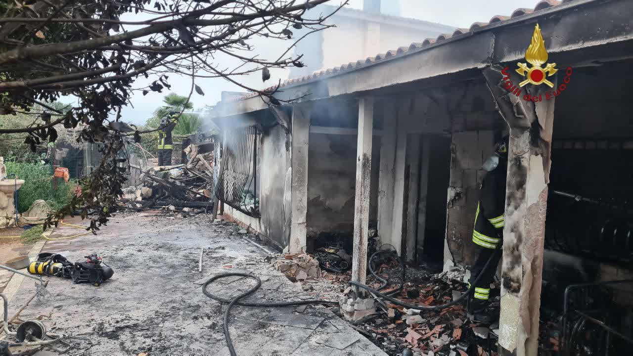 Incendio mazzano romano in una villa