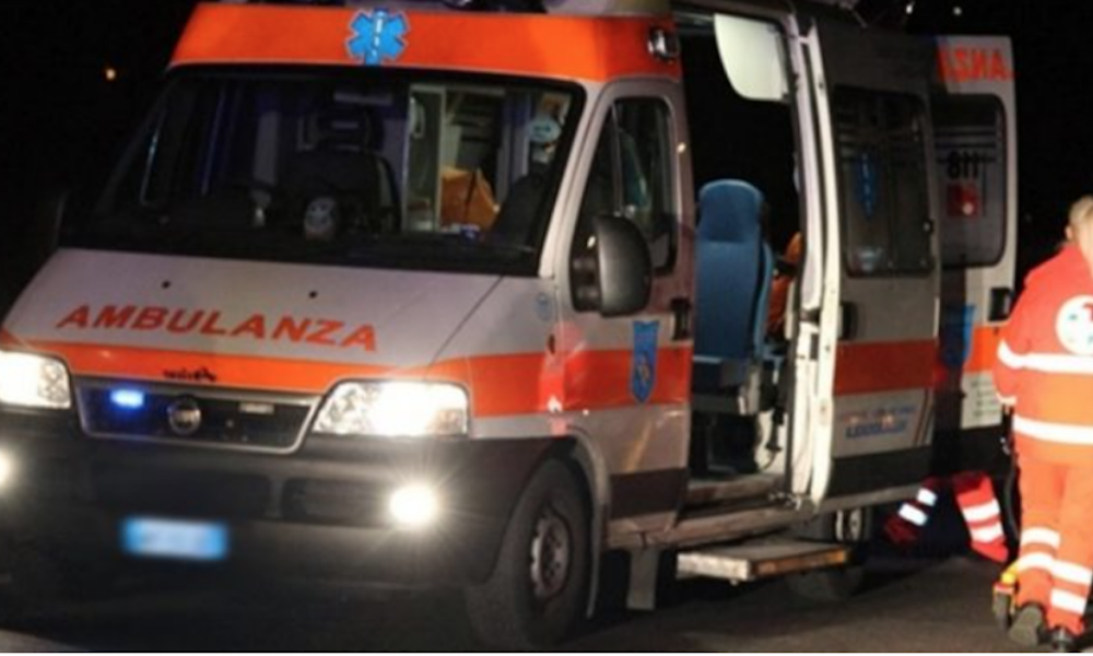 Incidente mortale, si schianta contro il muro di una casa: morto un 19enne, feriti gli amici Incidente mortale, si schianta contro il muro di una casa: morto un 19enne, feriti gli amici