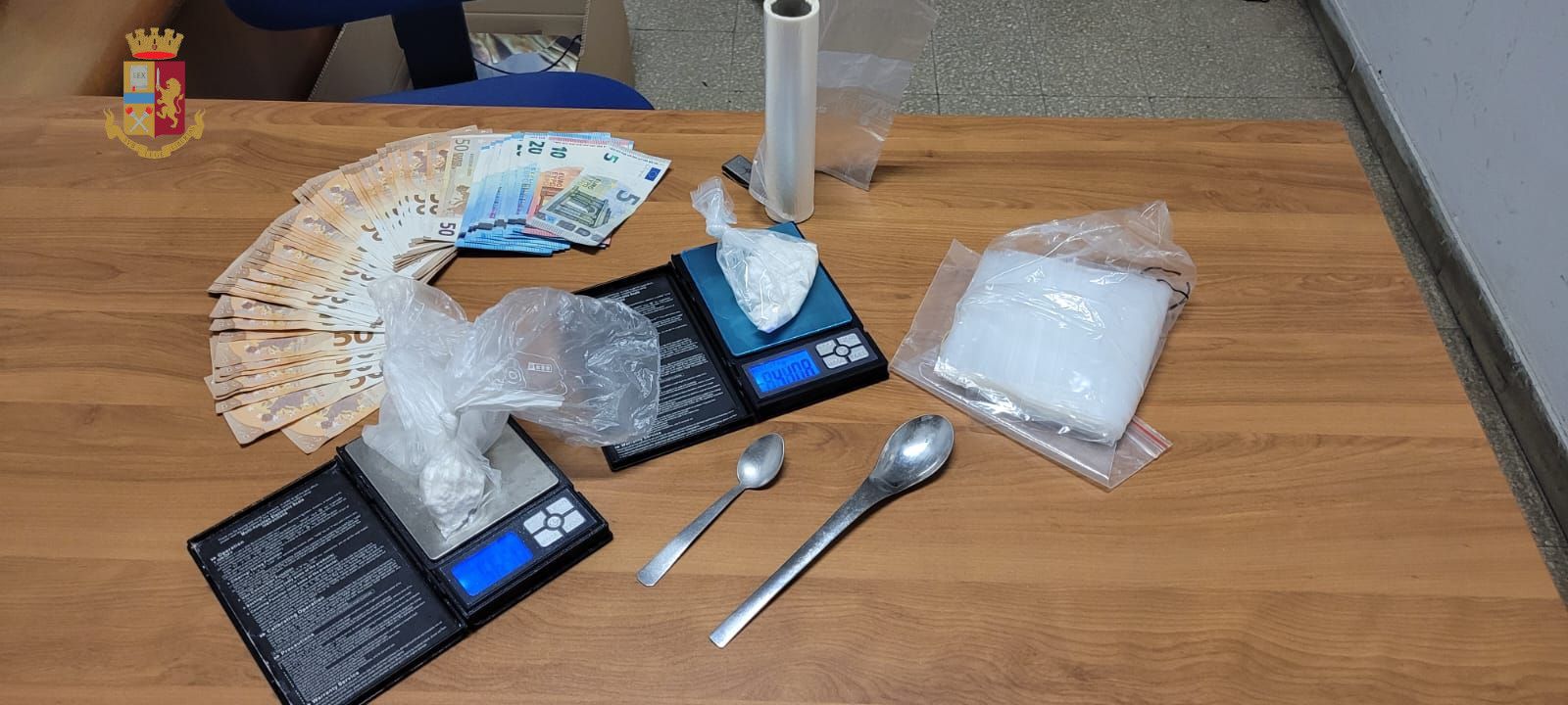 droga e soldi trovati dai carabnieri