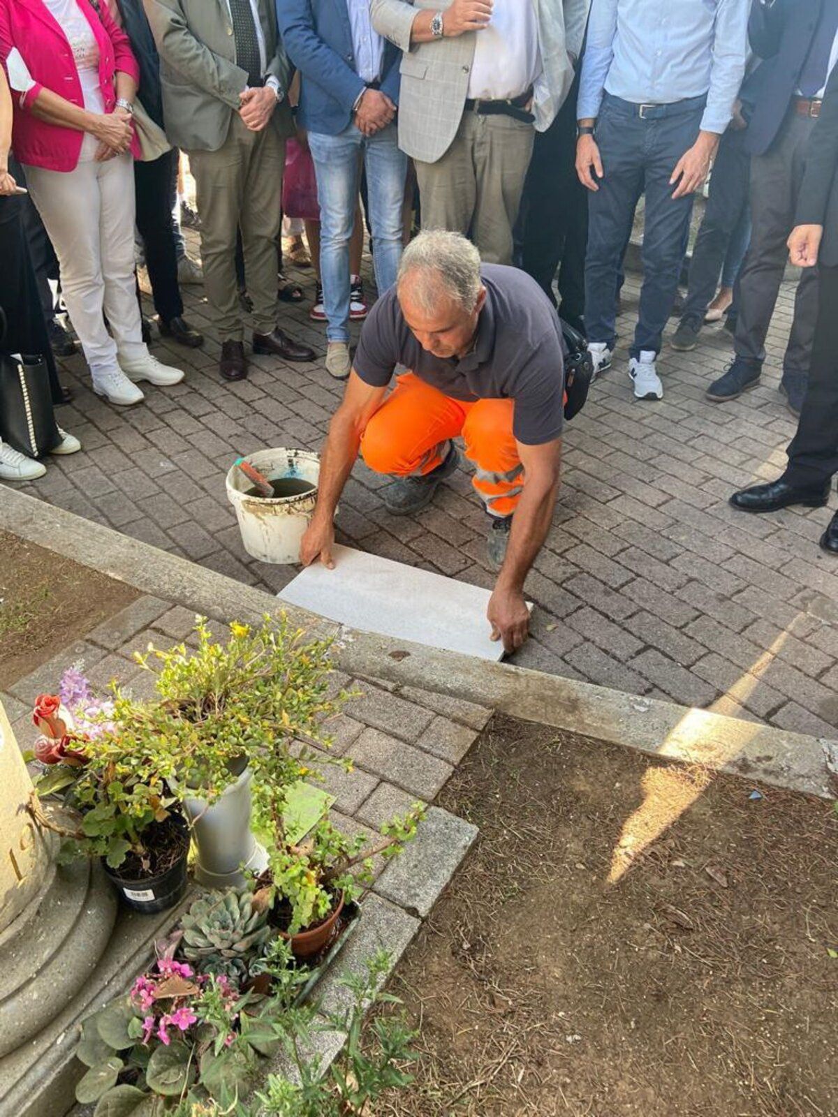 posa prima pietra piazza in ricordo di willy