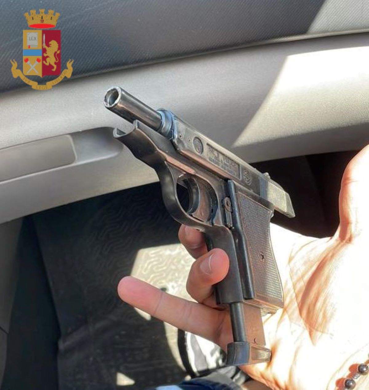 Pistola usata per la rapina di via Ostiense
