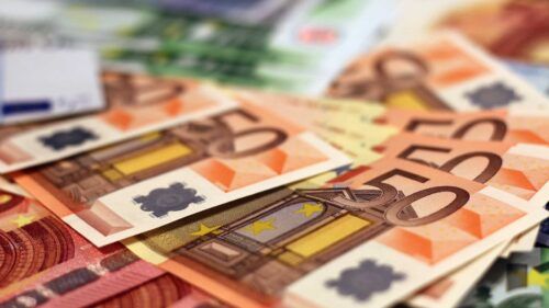 Come funziona il bonus da 500 euro per i nati 2004?
