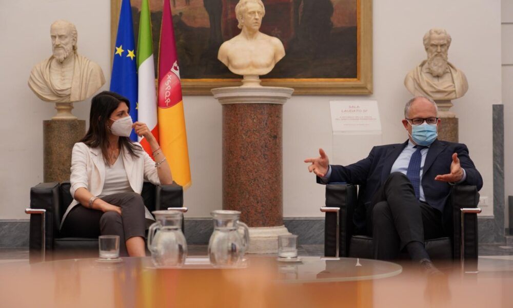 Virginia Raggi e Roberto Gualtieri al Campidoglio