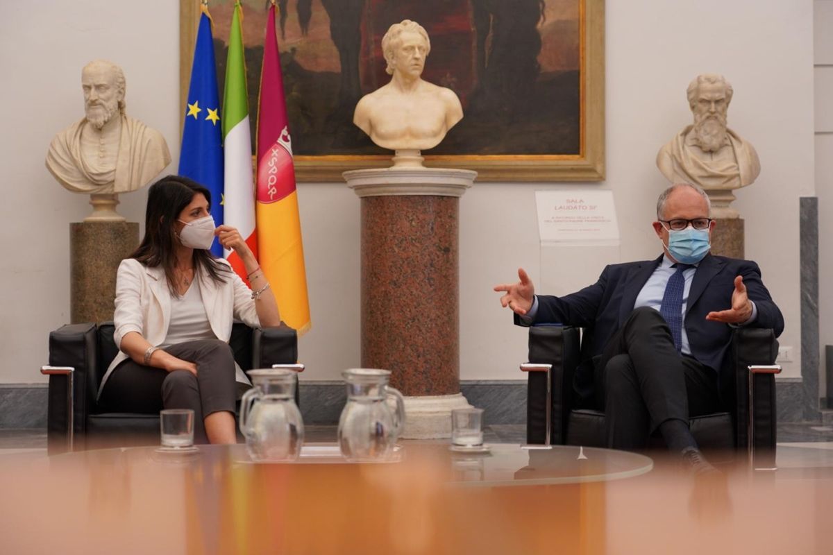 Virginia Raggi e Roberto Gualtieri al Campidoglio