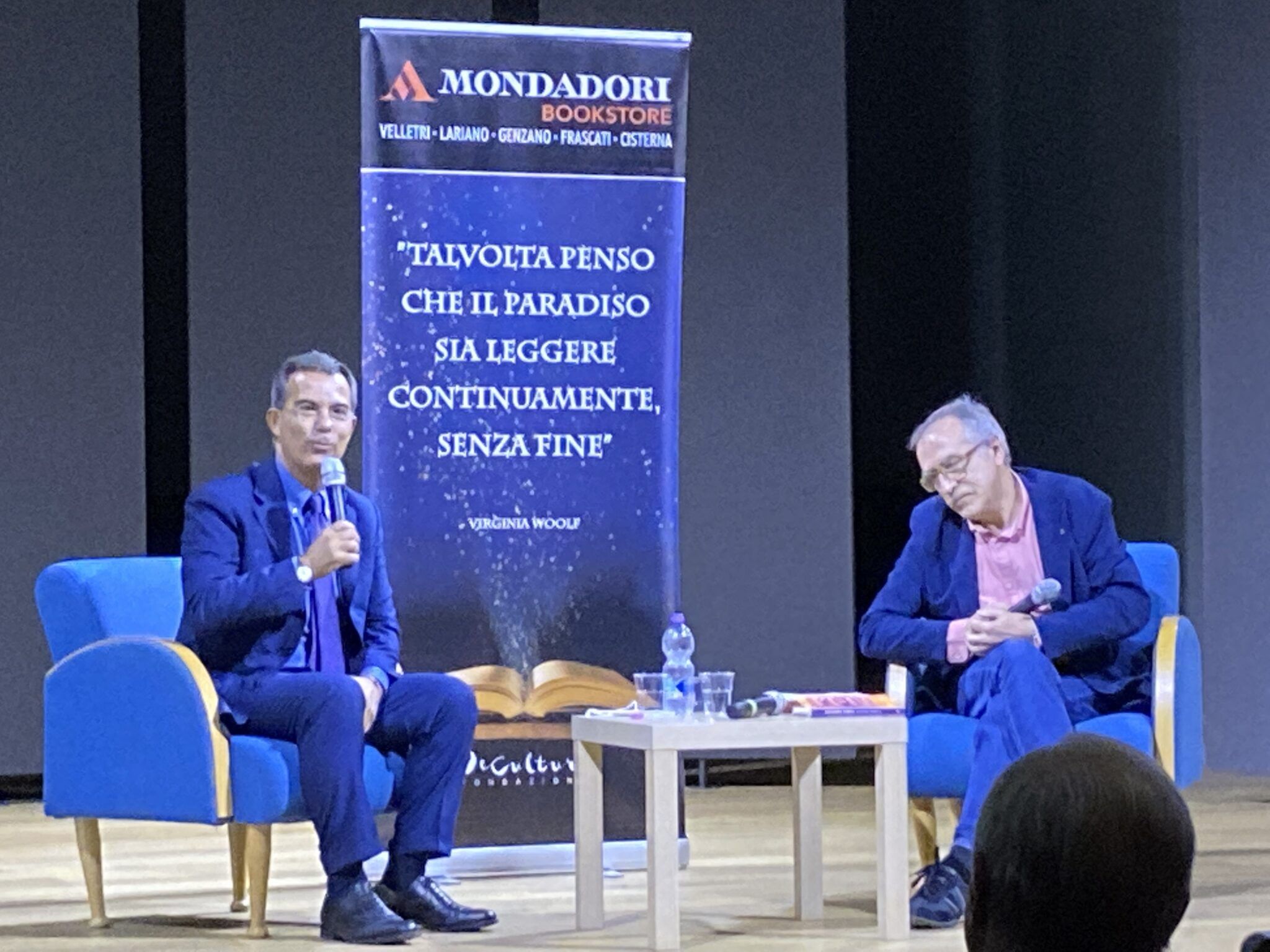 Giovanni Floris ha presentato il suo libro a Velletri Giovanni Floris ha presentato il suo libro a Velletri