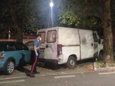 Carabiniere con il furgone dove viveva la vittima al don bosco