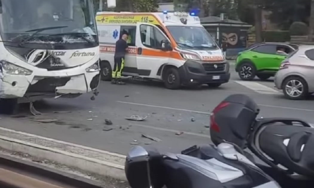 Maxi incidente tra via Tuscolana e viale Palmiro Togliatti