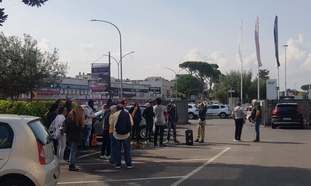 Protesta dopo gli sgomberi in via del frantoio a roma