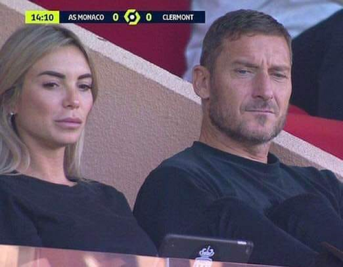 Noemi Bocchi e Francesco Totti insieme allo stadio di Monaco