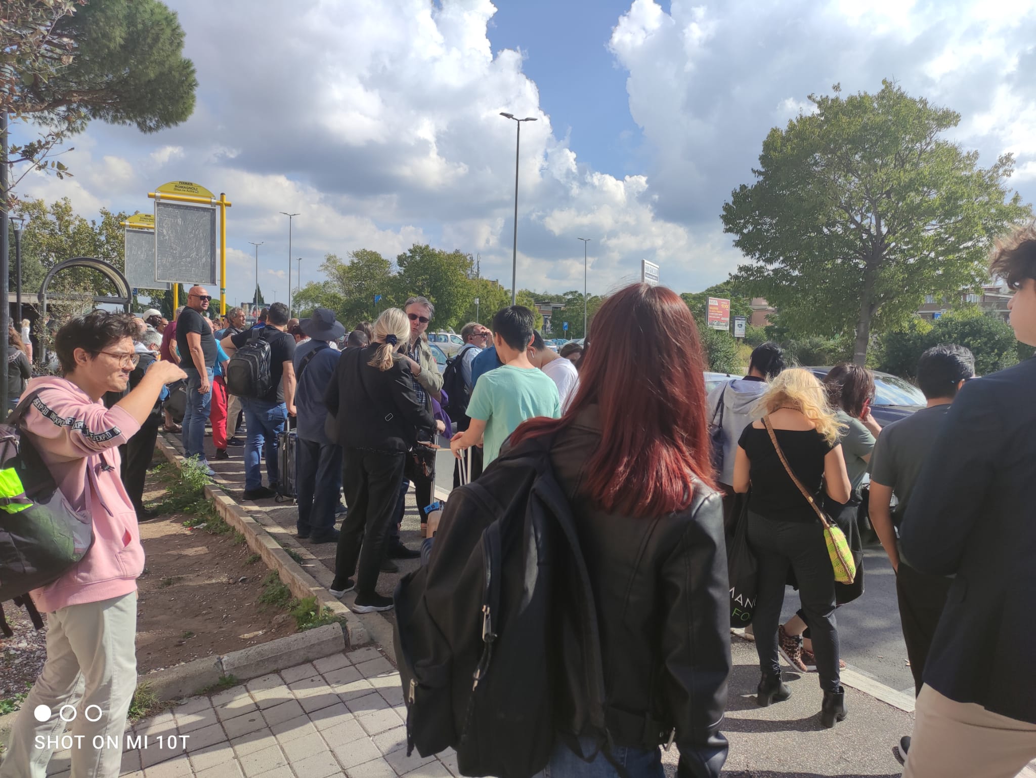 pendolari Roma-Lido alla stazione di Acilia