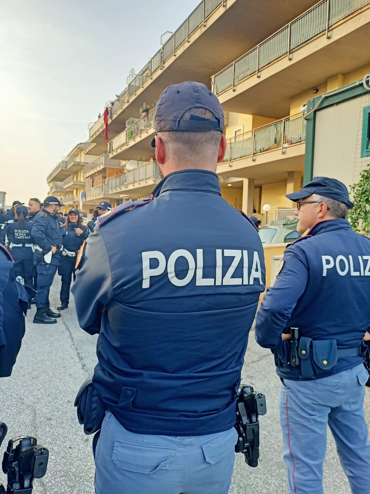 Polizia nel blitz ad Acilia